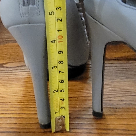 BCBG Womens Grey Leather Open Toe Buckle Stiletto Heel Ankle Strap Booti… - Picture 3 of 16